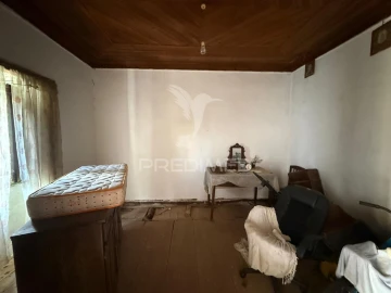 Moradia T2 para Venda em Arneiro das Milhariças