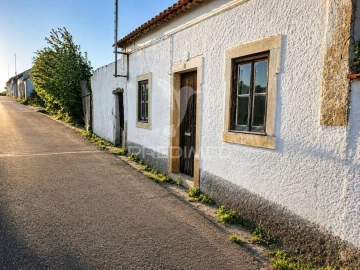 Moradia T2 para Venda em Arneiro das Milhariças