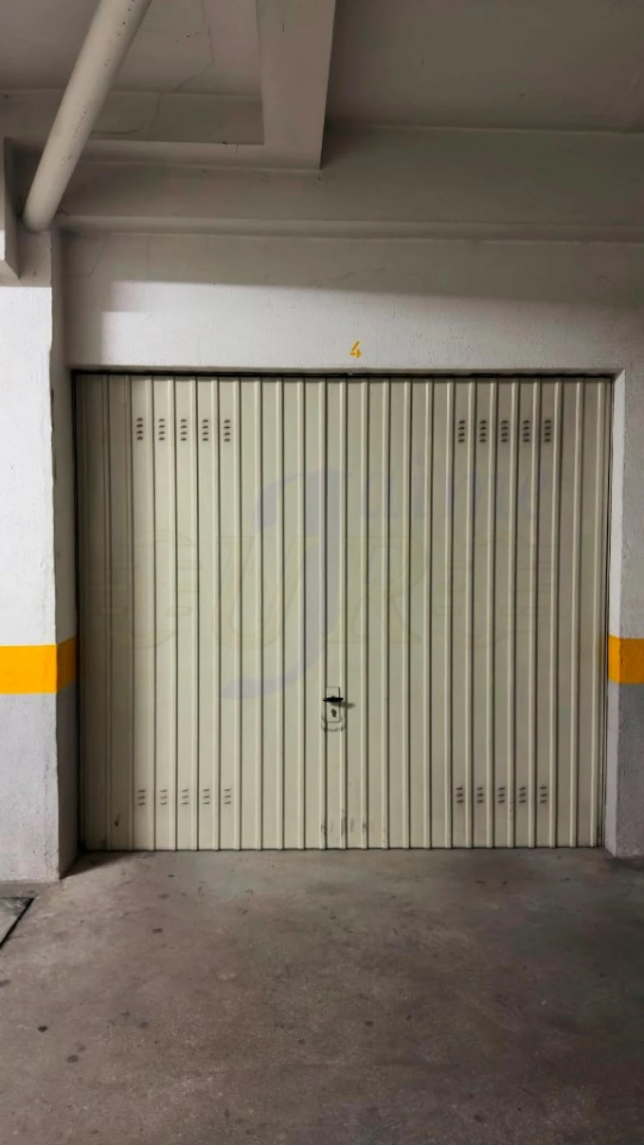 Garagem para Arrendamento em Rio de Mouro Foto 2