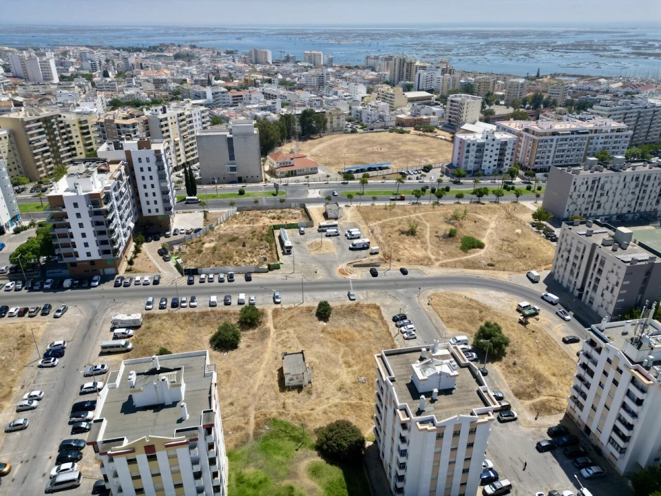 Terreno para Venda em Faro (Sé e São Pedro) Foto 9