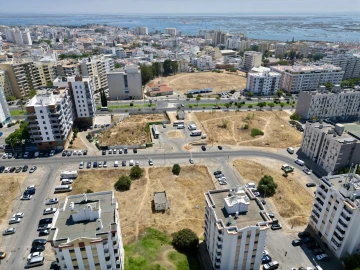 Terreno para Venda em Faro (Sé e São Pedro)