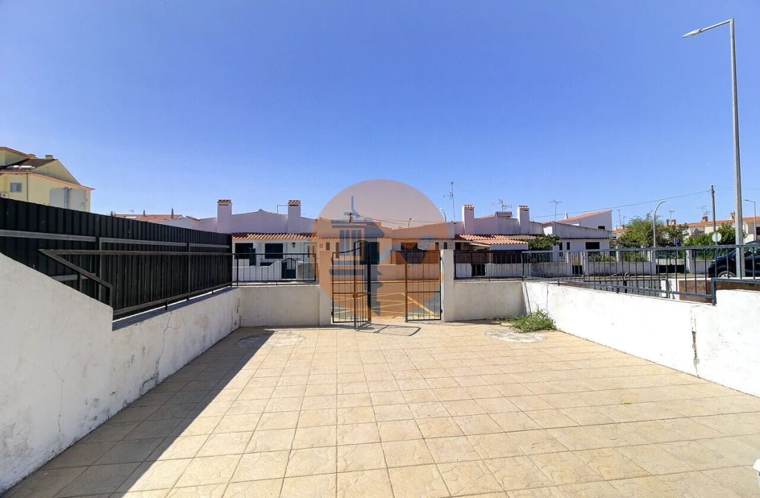 Moradia T2 para Venda em Monte Gordo Foto 2