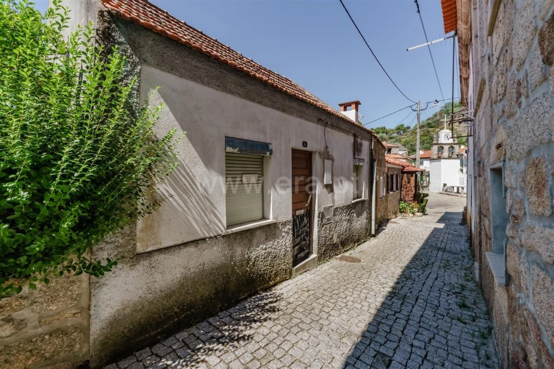 Moradia T1 para Venda em Bendada Foto 1