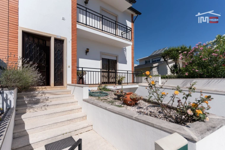Moradia T5 para Venda em Fatima Foto 3