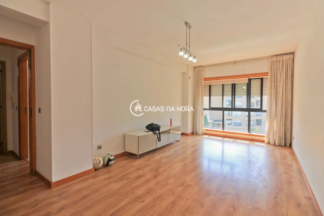 Apartamento T2 para Arrendamento em São Mamede de Infesta e Senhora da Hora Foto 3