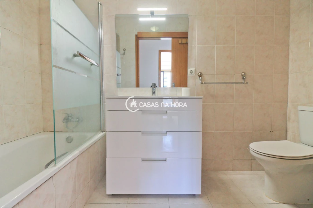 Apartamento T2 para Arrendamento em São Mamede de Infesta e Senhora da Hora Foto 9