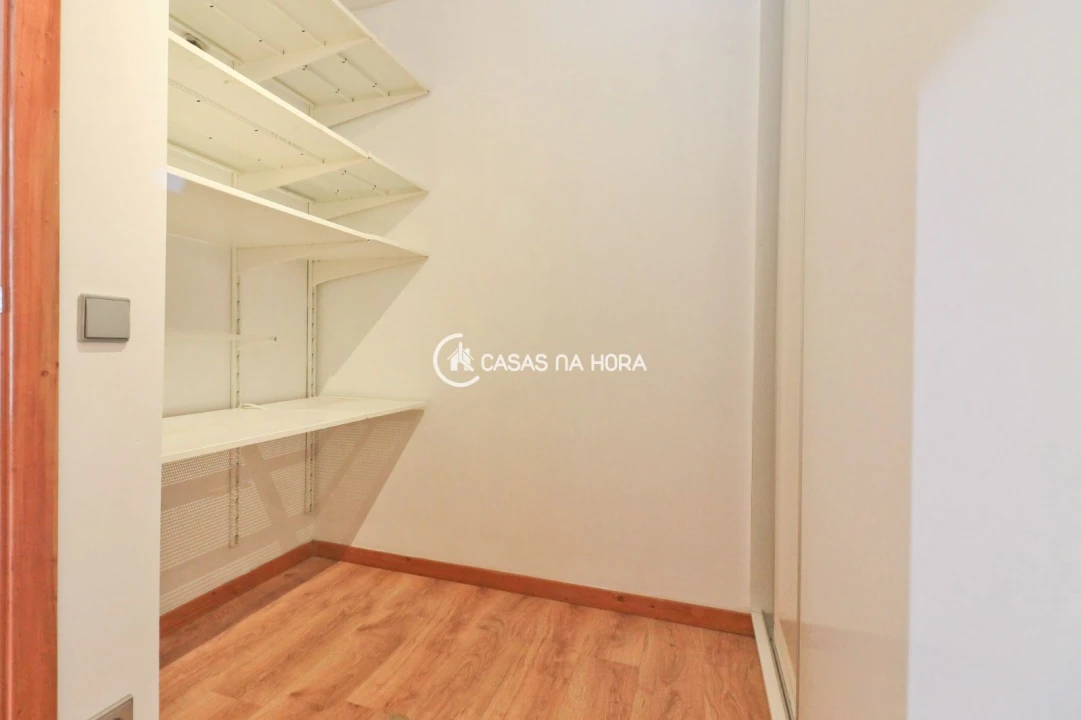 Apartamento T2 para Arrendamento em São Mamede de Infesta e Senhora da Hora Foto 19