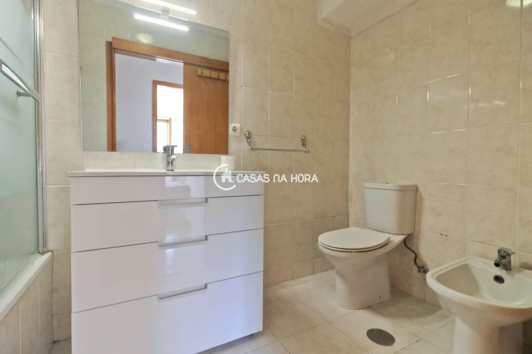 Apartamento T2 para Arrendamento em São Mamede de Infesta e Senhora da Hora Foto 20