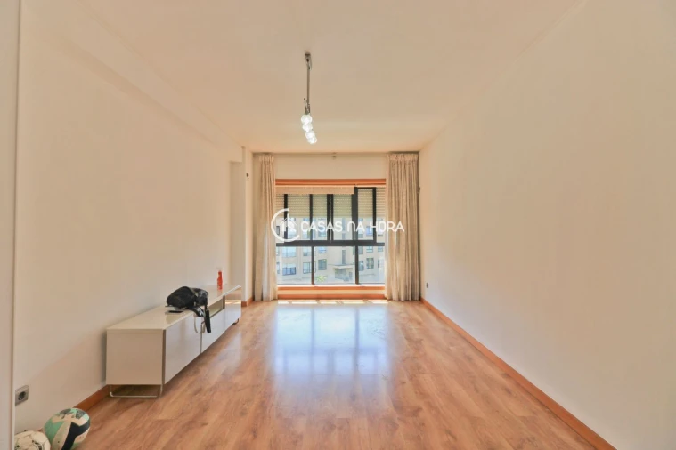 Apartamento T2 para Arrendamento em São Mamede de Infesta e Senhora da Hora Foto 25