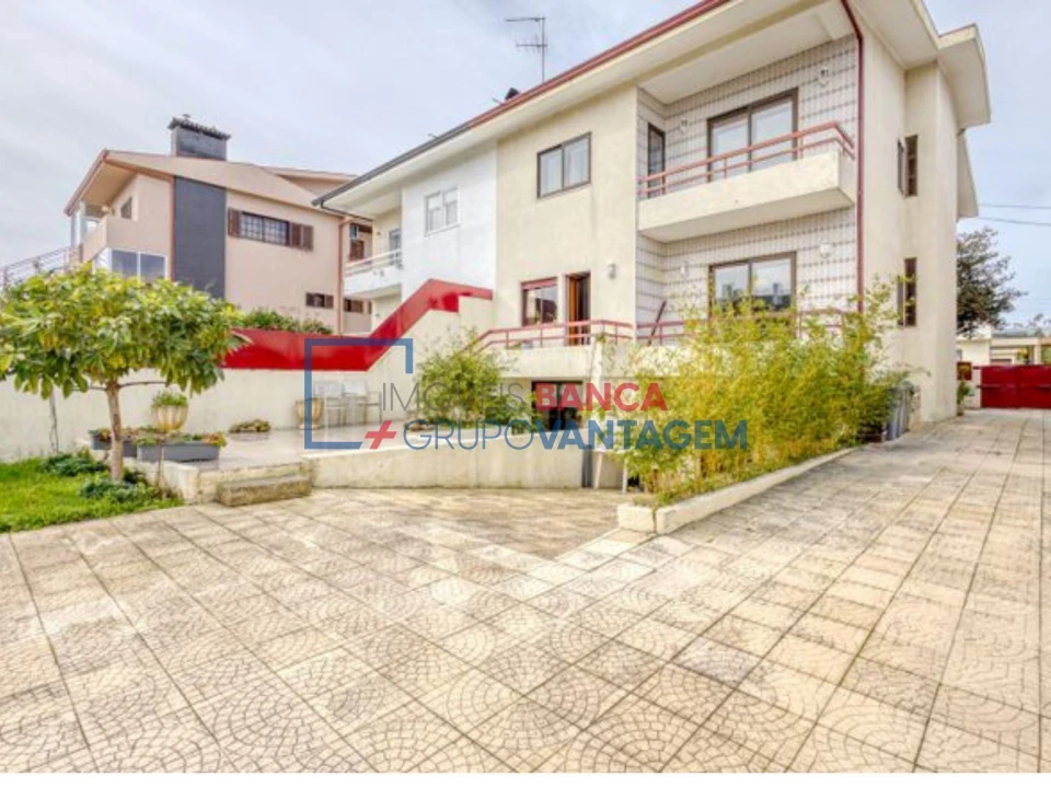 Moradia T4 para Venda em Cidade da Maia Foto 1