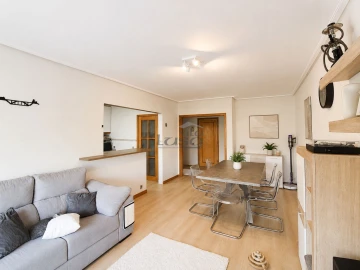 Apartamento T2 para Venda em Sandim, Olival, Lever e Crestuma