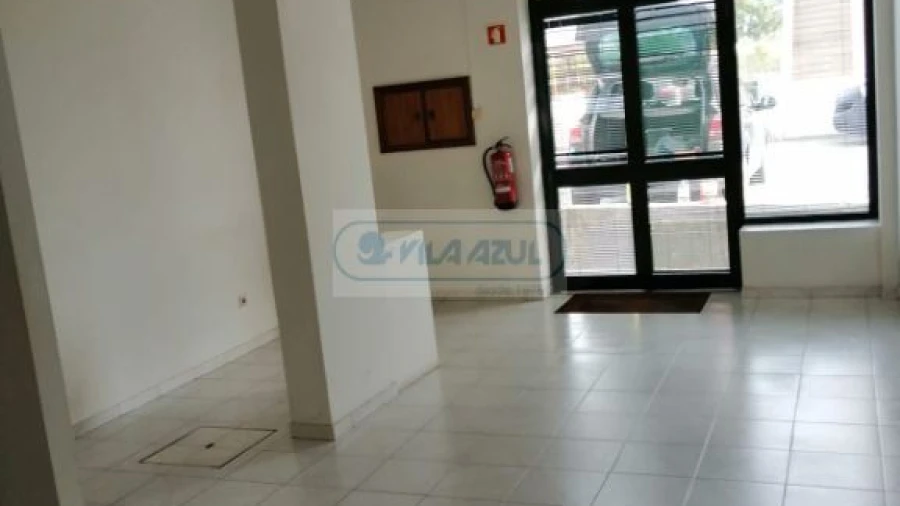 Loja para Venda em Selho (São Jorge)