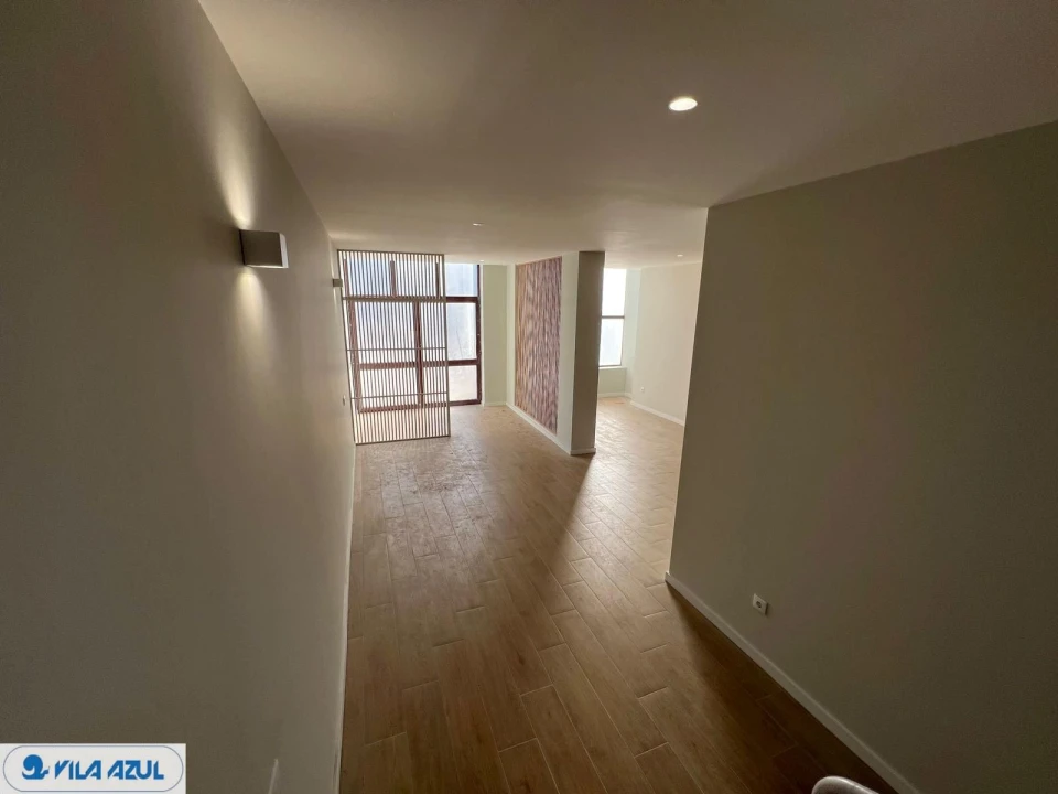 Apartamento T4 para Arrendamento em Vilarinho das Cambas Foto 4