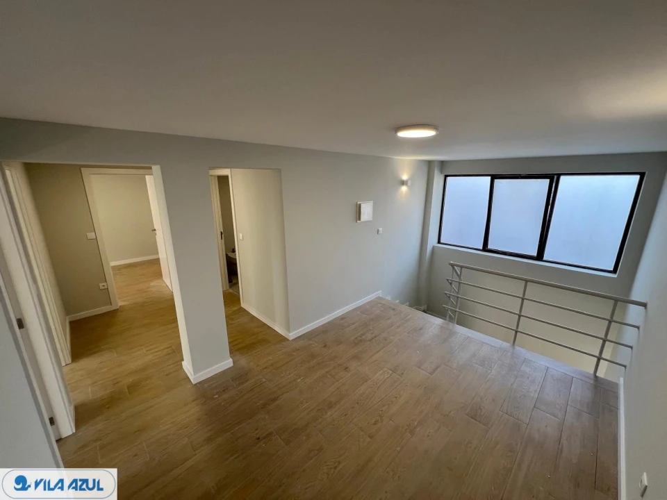 Apartamento T4 para Arrendamento em Vilarinho das Cambas Foto 14