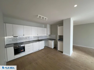 Apartamento T4 para Arrendamento em Vilarinho das Cambas