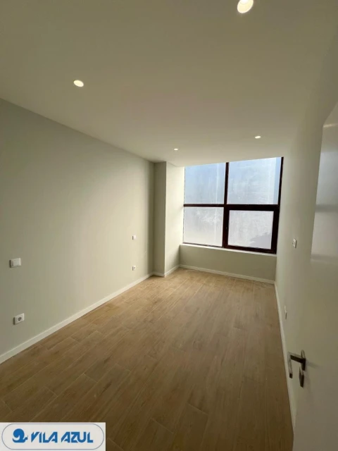 Apartamento T4 para Arrendamento em Vilarinho das Cambas