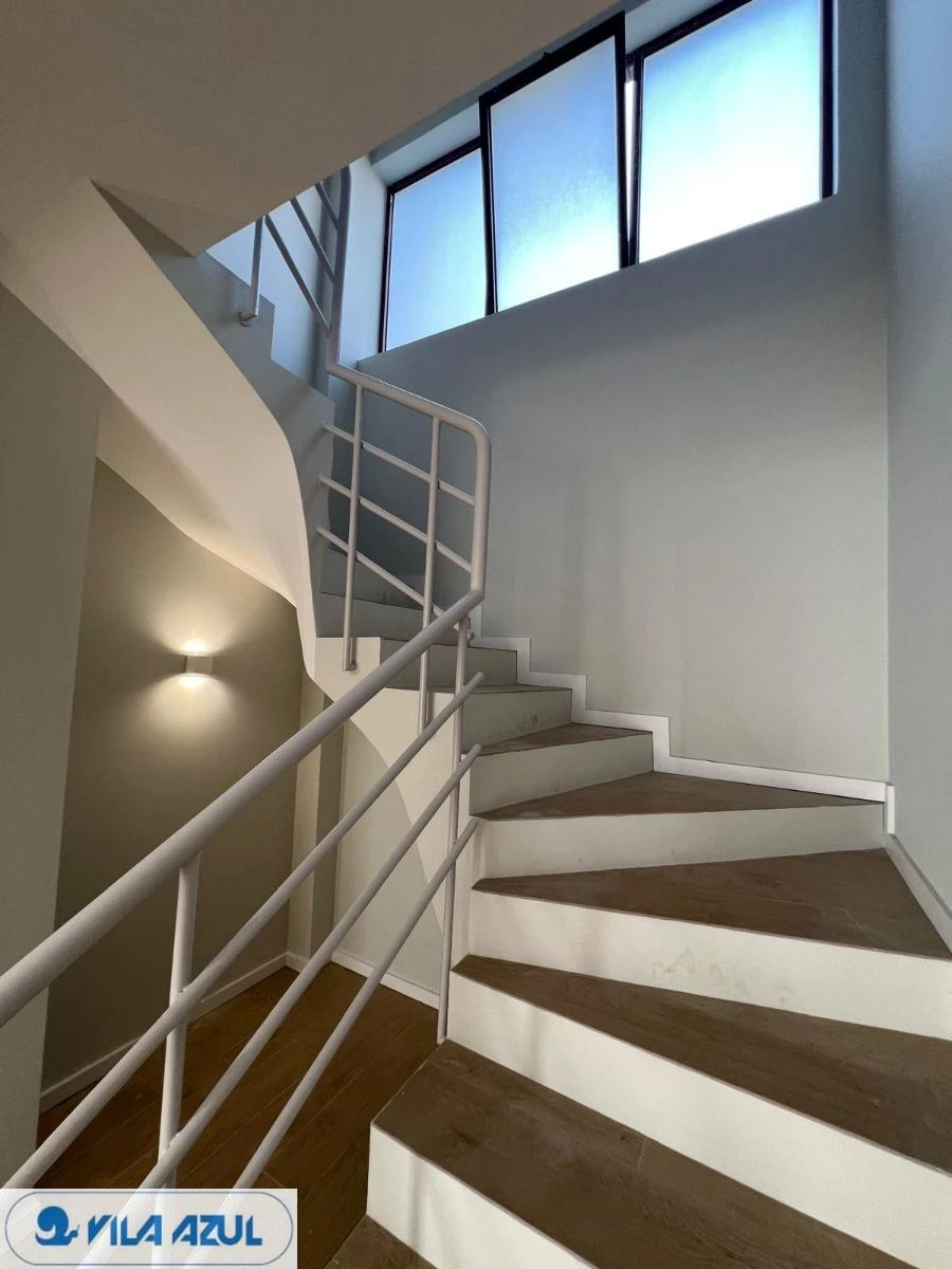 Apartamento T4 para Arrendamento em Vilarinho das Cambas Foto 9