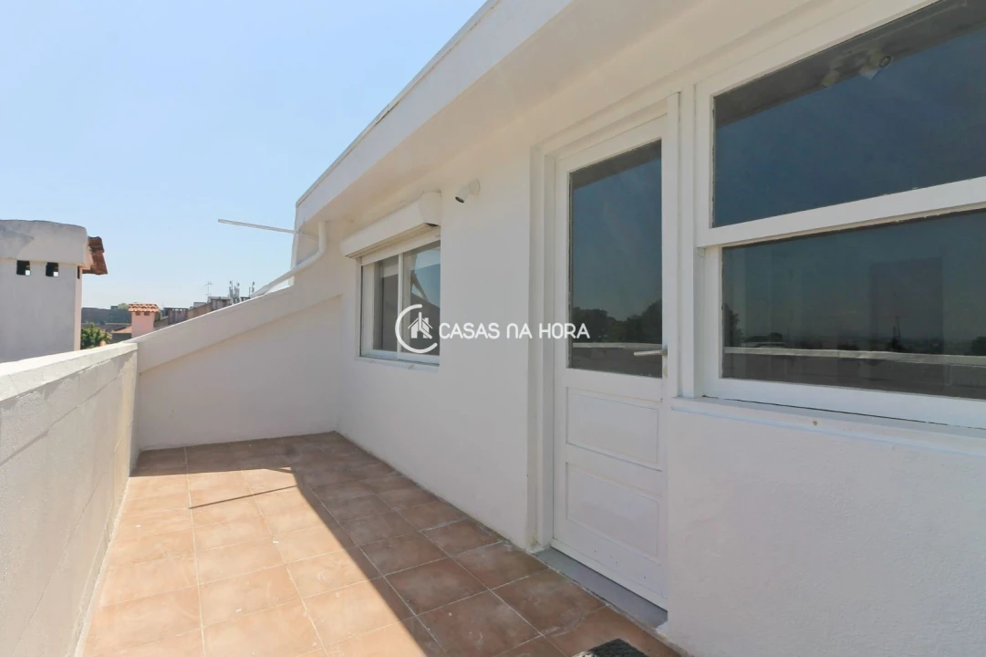 Apartamento T2 para Arrendamento em Paranhos Foto 7