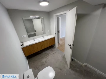 Apartamento T4 para Venda em Vilarinho das Cambas