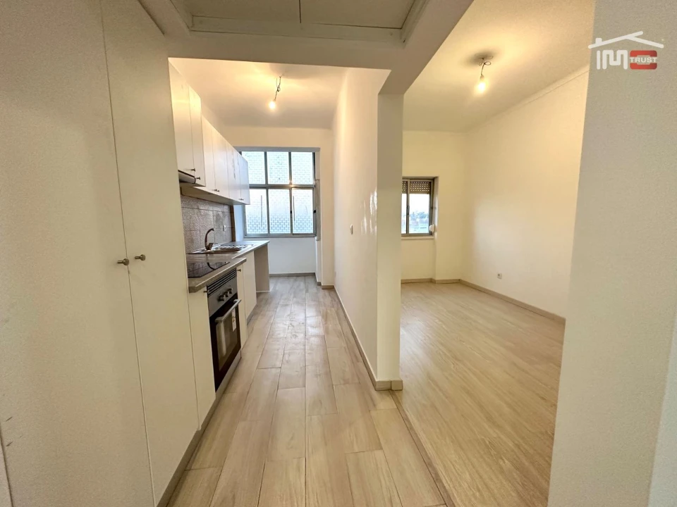 Apartamento T1 para Venda em Santo Antonio da Charneca Foto 13