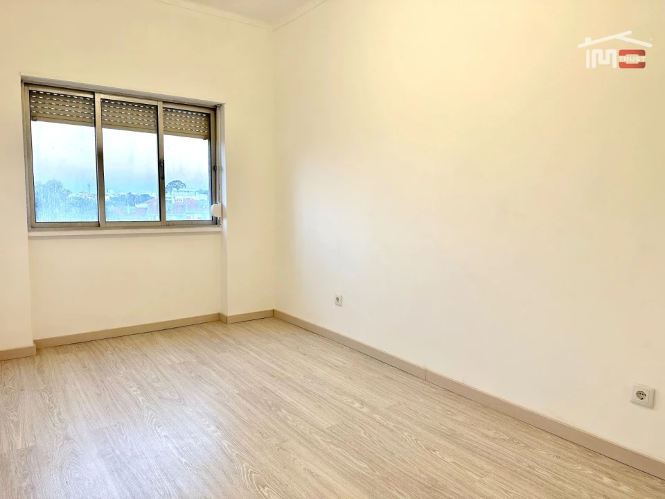 Apartamento T1 para Venda em Santo Antonio da Charneca Foto 6