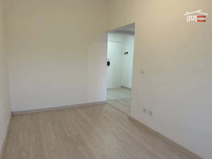 Apartamento T1 para Venda em Santo Antonio da Charneca Foto 11