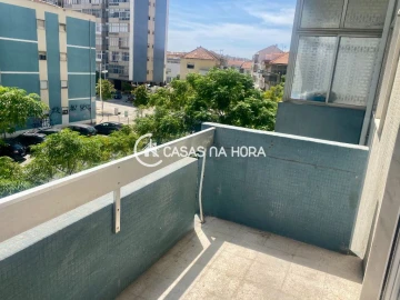 Apartamento T1 para Arrendamento em Laranjeiro e Feijó