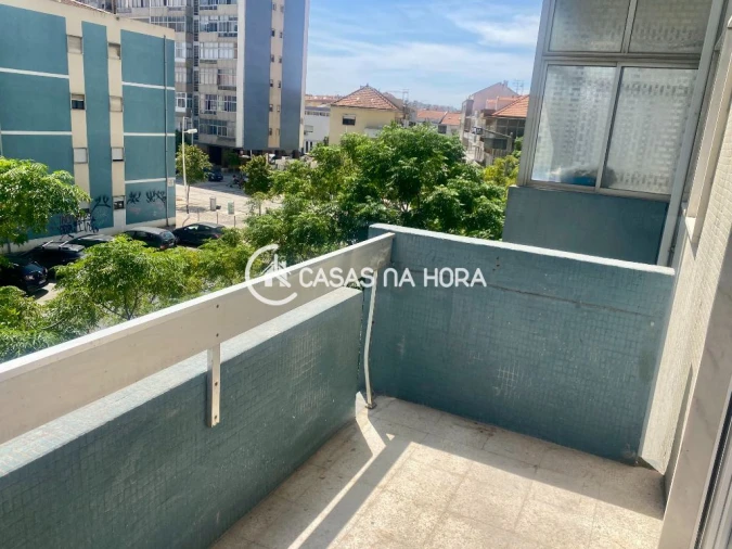 Apartamento T1 para Arrendamento em Laranjeiro e Feijó Foto 5