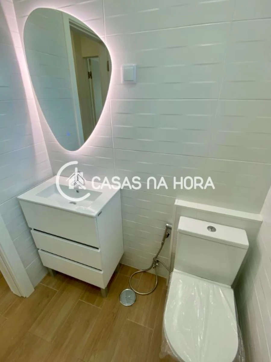 Apartamento T1 para Arrendamento em Laranjeiro e Feijó Foto 11