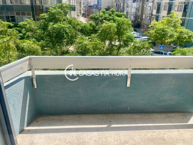Apartamento T1 para Arrendamento em Laranjeiro e Feijó Foto 16