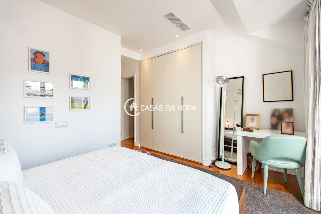 Apartamento T5 para Venda em Ajuda Foto 18