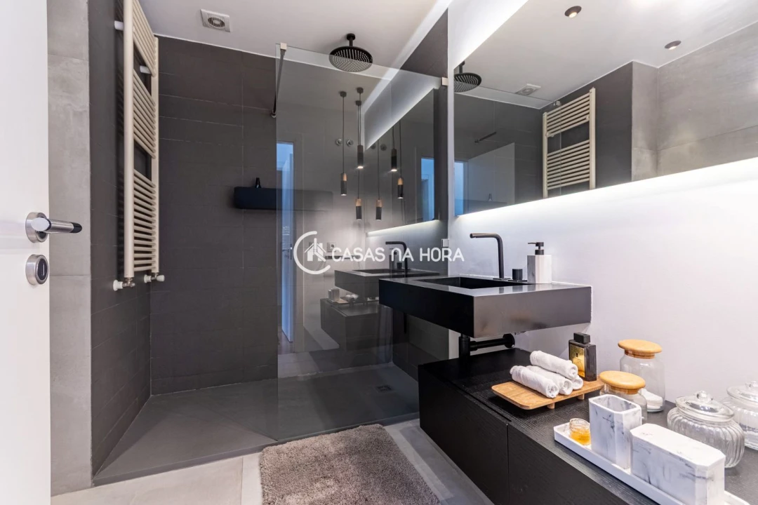 Apartamento T5 para Venda em Ajuda Foto 20
