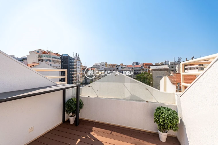 Apartamento T5 para Venda em Ajuda Foto 19