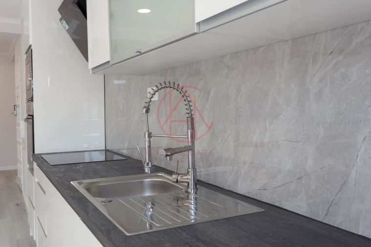 Apartamento T4 para Venda em Amora Foto 6