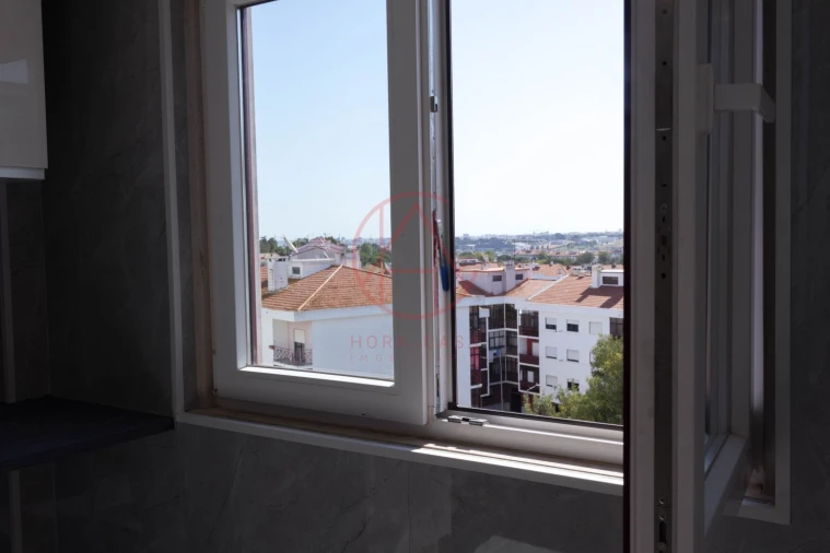 Apartamento T4 para Venda em Amora Foto 24