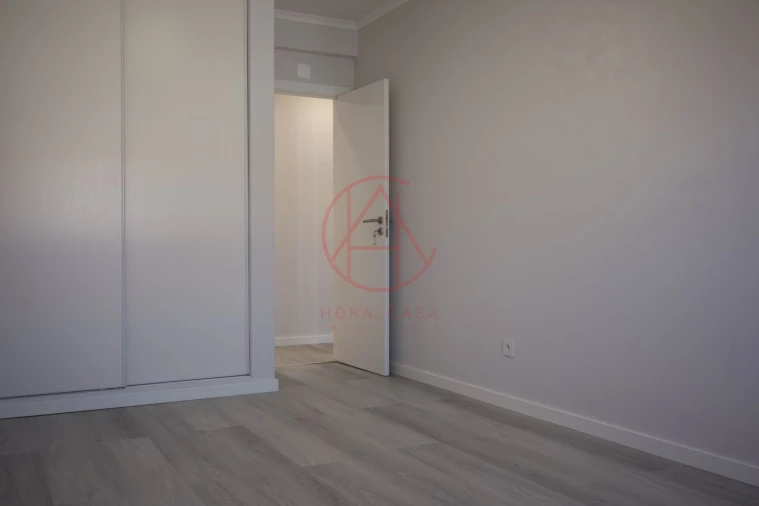 Apartamento T4 para Venda em Amora Foto 45