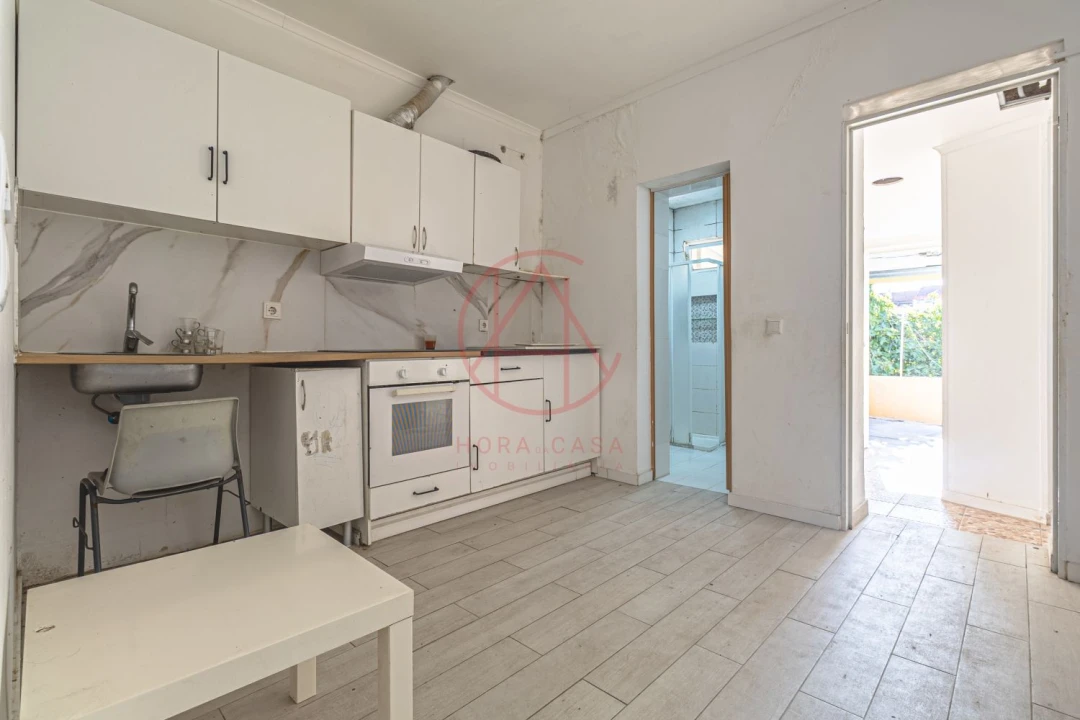 Apartamento T2 para Venda em Baixa da Banheira e Vale da Amoreira Foto 1