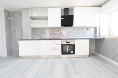 Apartamento T2 para Venda em Corroios