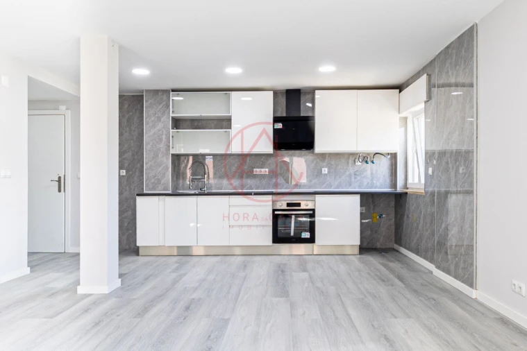 Apartamento T2 para Venda em Corroios Foto 4