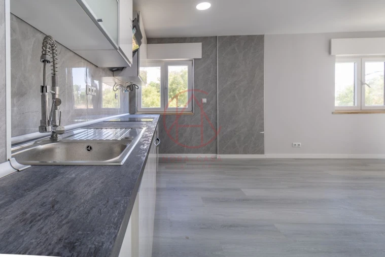 Apartamento T2 para Venda em Corroios Foto 2