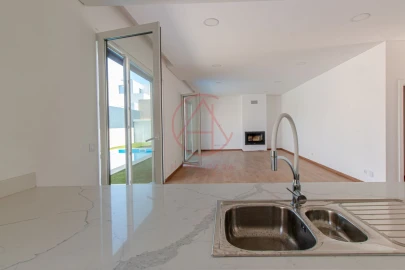 Moradia T4 para Venda em Azeitão (São Lourenço e São Simão)