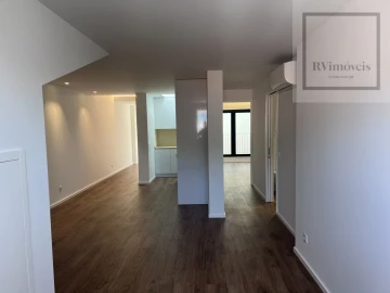 Apartamento T2 para Arrendamento em Santa Maria Maior e Monserrate e Meadela