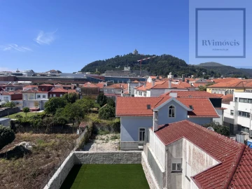 Apartamento T2 para Arrendamento em Santa Maria Maior e Monserrate e Meadela