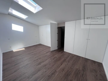 Apartamento T2 para Arrendamento em Santa Maria Maior e Monserrate e Meadela