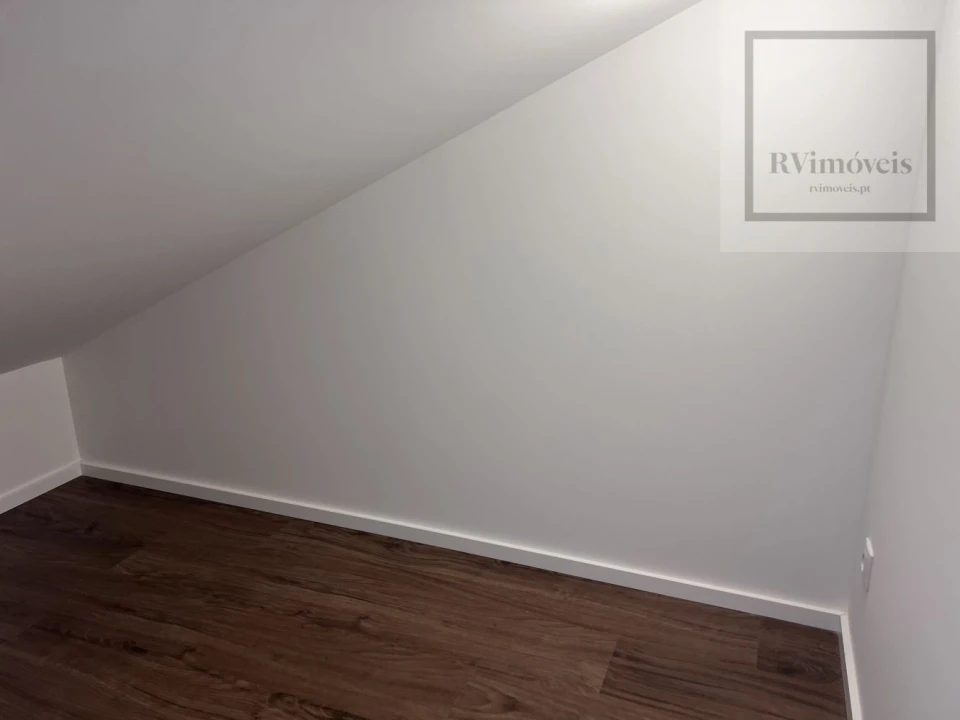 Apartamento T2 para Arrendamento em Santa Maria Maior e Monserrate e Meadela Foto 16