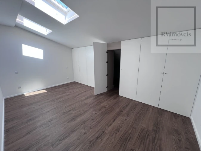 Apartamento T2 para Arrendamento em Santa Maria Maior e Monserrate e Meadela Foto 23