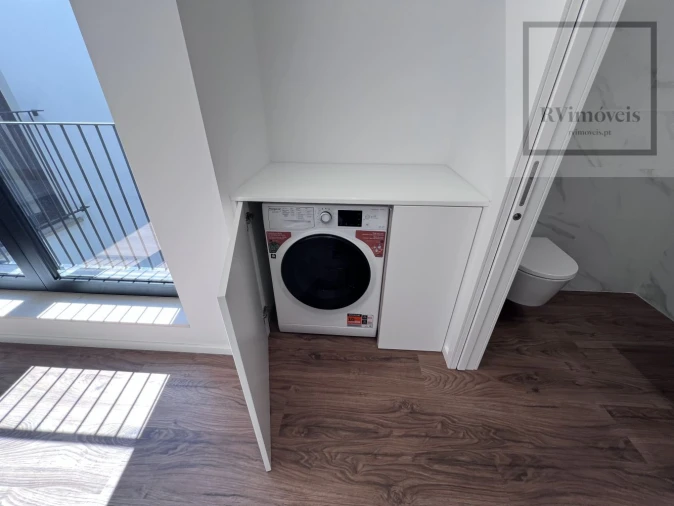 Apartamento T2 para Arrendamento em Santa Maria Maior e Monserrate e Meadela Foto 8