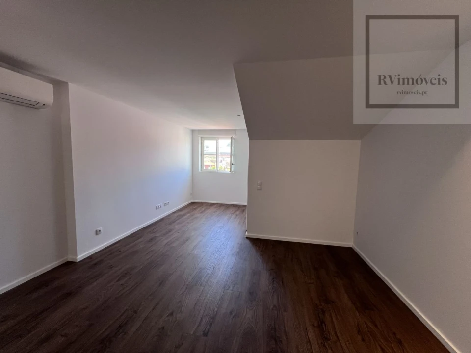 Apartamento T2 para Arrendamento em Santa Maria Maior e Monserrate e Meadela Foto 13