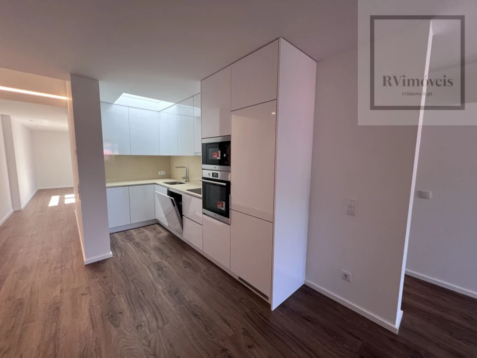 Apartamento T2 para Arrendamento em Santa Maria Maior e Monserrate e Meadela Foto 11