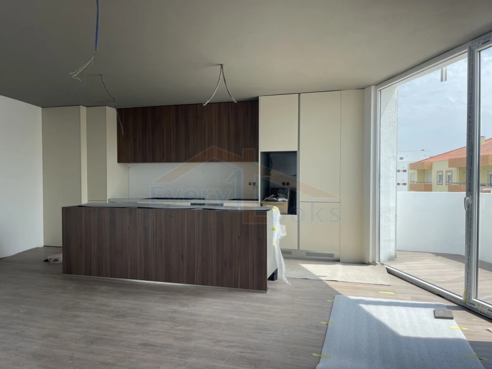 Apartamento T4 para Venda em Lourinhã e Atalaia Foto 5